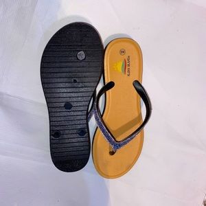 Aloha Island flip flops size 9M
